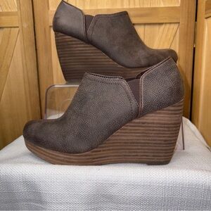 Dr. Scholl's Brown Ankle Booties with Wedge Heel Size 7.5